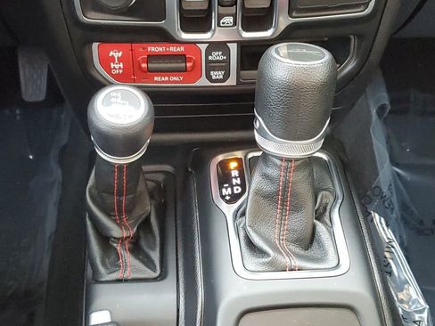 Used 2020 Jeep Gladiator Rubicon w/ Trailer Tow Package image 33