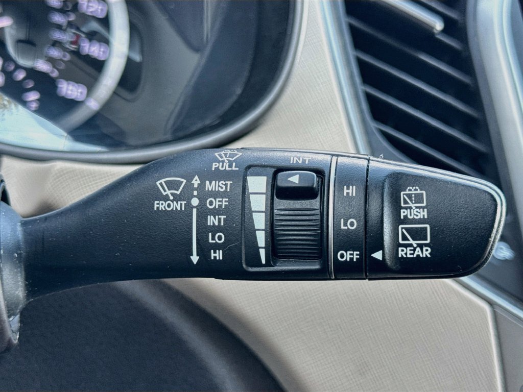 Used 2017 Hyundai Santa Fe Sport FWD image 14
