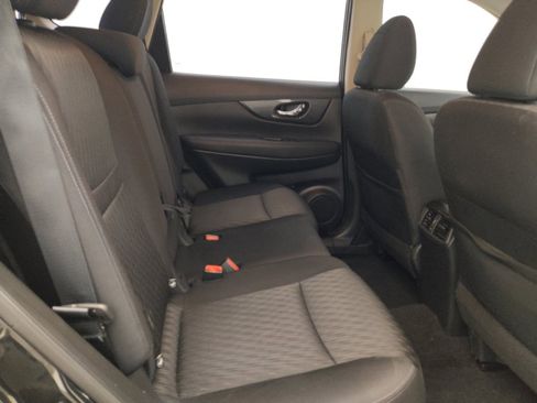 Used 2017 Nissan Rogue S image 19