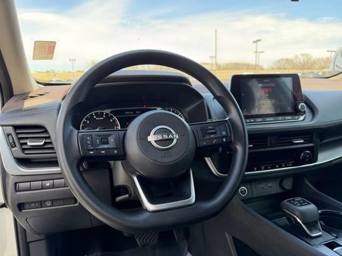 Used 2023 Nissan Rogue SV FWD image 18