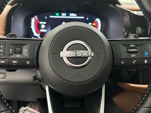 Certified 2025 Nissan Pathfinder Platinum w/ Cargo Package image 16