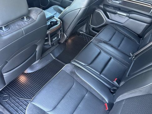 Used 2022 RAM 1500 Laramie AWD/4WD image 13
