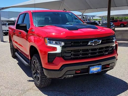 Used 2023 Chevrolet Silverado 1500 LT Trail Boss AWD/4WD image 2