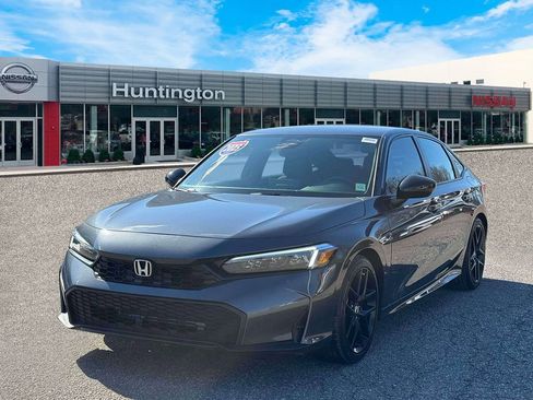 Used 2025 Honda Civic Sport image 4