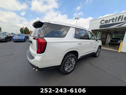 Used 2023 GMC Yukon Denali Ultimate AWD/4WD image 6