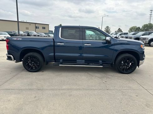 Used 2022 Chevrolet Silverado 1500 LTZ w/ Technology Package AWD/4WD image 34