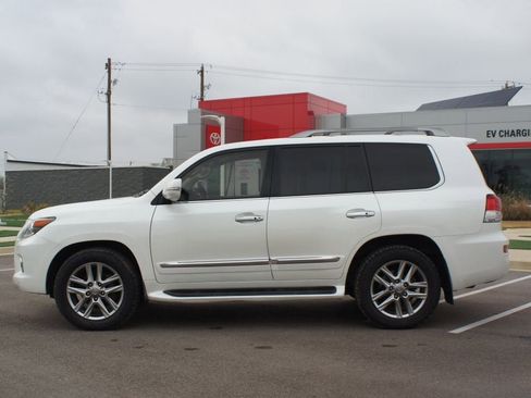 Used 2013 Lexus LX 570 4WD image 10