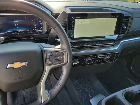 Used 2022 Chevrolet Silverado 1500 LT image 25