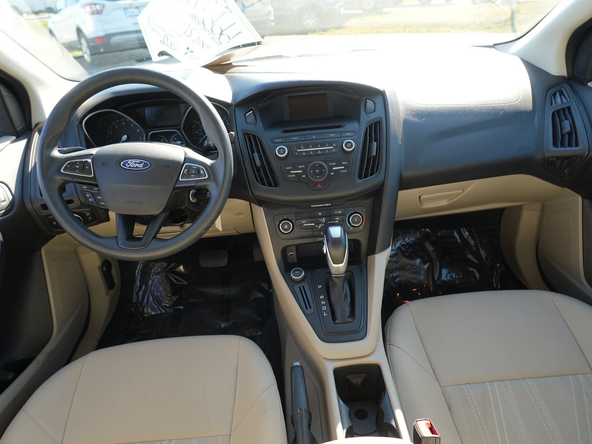 Used 2015 Ford Focus SE FWD image 25