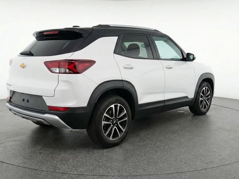 Used 2025 Chevrolet TrailBlazer LT image 9