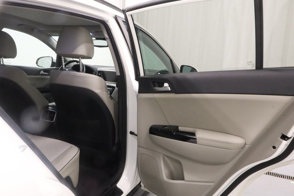 Used 2022 Kia Sportage EX w/ EX Technology Package AWD/4WD image 15