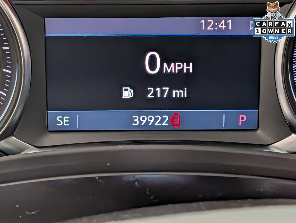 Used 2024 GMC Terrain AT4 w/ Tech Package AWD/4WD image 17