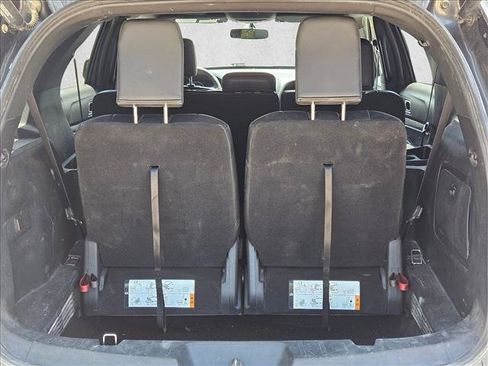 Used 2018 Ford Explorer XLT w/ Equipment Group 202A FWD image 6