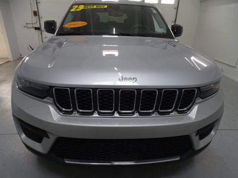 Certified 2023 Jeep Grand Cherokee Laredo X AWD/4WD image 25