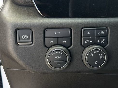 Used 2025 Chevrolet Silverado 1500 LT w/ Safety Package image 23