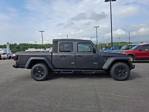 Used 2021 Jeep Gladiator Sport w/ Trailer Tow Package AWD/4WD image 4