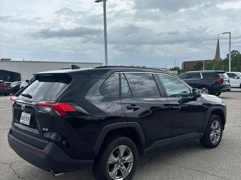 Used 2025 Toyota RAV4 XLE FWD image 6