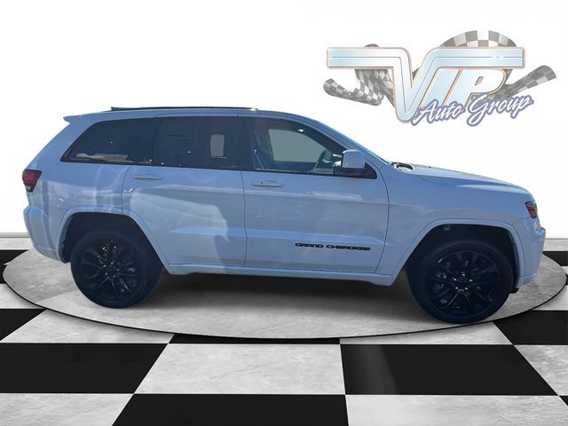 Used 2021 Jeep Grand Cherokee Laredo X AWD/4WD image 3