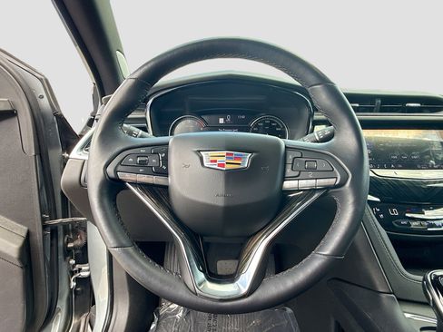 Used 2024 Cadillac XT6 Premium Luxury FWD image 41