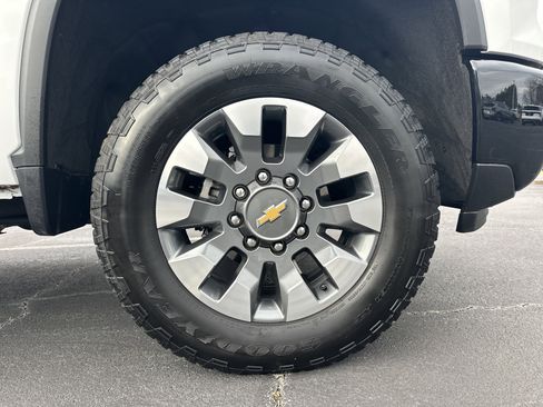 Certified 2024 Chevrolet Silverado 2500 Custom w/ Custom Value Package image 13