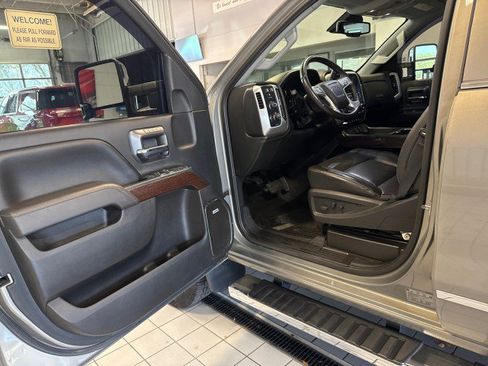 Used 2017 GMC Sierra 2500 SLT AWD/4WD image 13