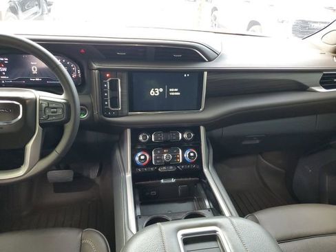 Used 2023 GMC Yukon Denali image 13