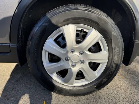 Used 2016 Nissan Rogue S w/ S Family Package image 11