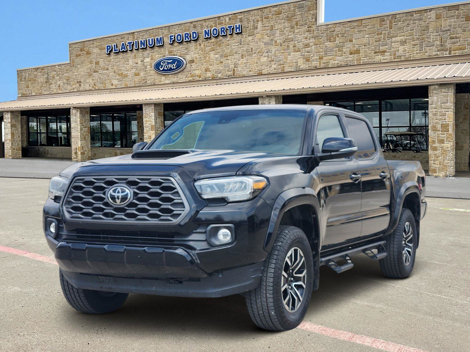 Used 2020 Toyota Tacoma TRD Sport w/ Technology Package RWD image 2