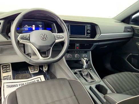 Used 2023 Volkswagen Jetta Sport image 12