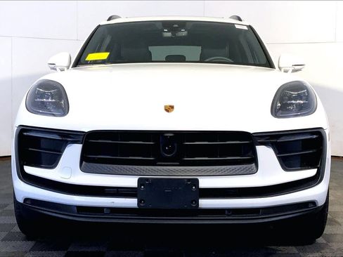Used 2025 Porsche Macan image 10