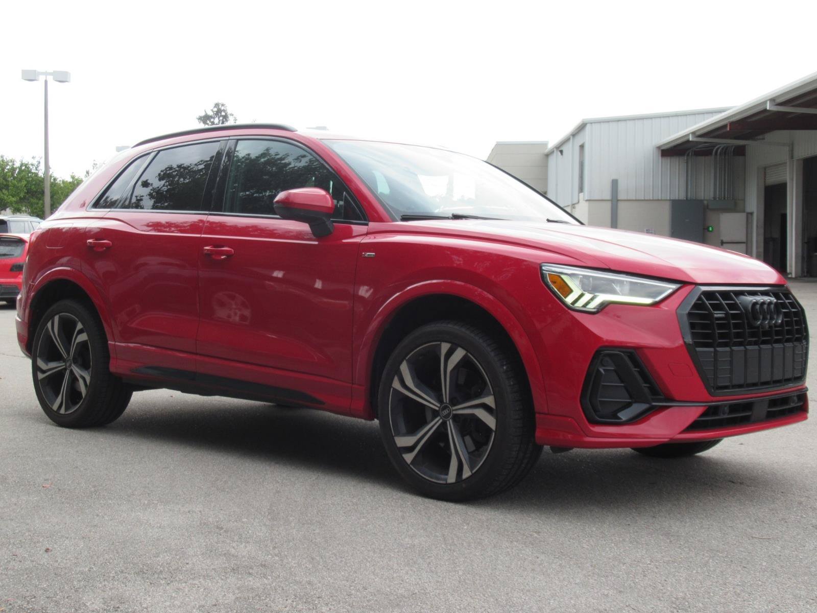 Used 2023 Audi Q3 2.0T Premium Plus w/ Premium Plus Package AWD/4WD image 1