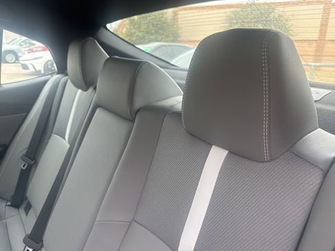 Used 2025 Toyota Camry SE w/ Convenience Package image 8