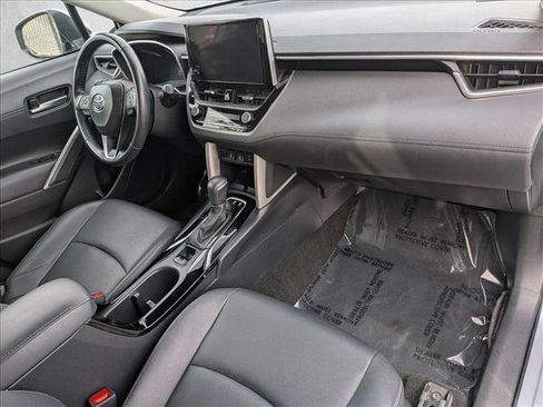 Used 2024 Toyota Corolla Cross XLE image 20