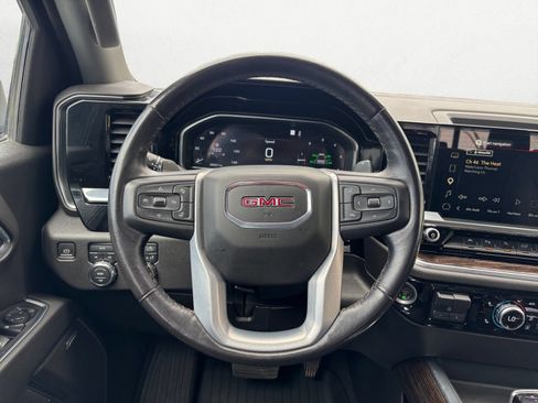 Used 2022 GMC Sierra 1500 Elevation w/ Preferred Package AWD/4WD image 9