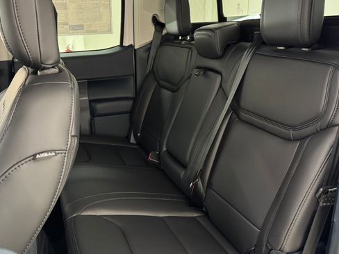 New 2025 Ford Maverick Lariat w/ Black Appearance Package image 14