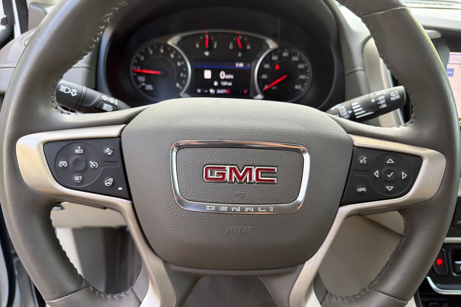 Used 2020 GMC Terrain Denali w/ Denali Premium Package FWD image 27