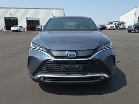 Certified 2023 Toyota Venza XLE AWD/4WD image 2