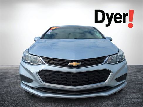 Used 2017 Chevrolet Cruze LS image 9