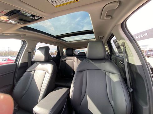 New 2026 Kia Sportage EX w/ EX Panorama Roof Package image 3