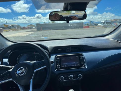 Used 2025 Nissan Versa SV FWD image 28