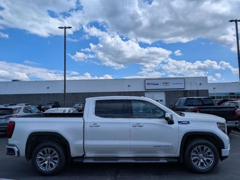 Used 2024 GMC Sierra 1500 Denali w/ Technology Package AWD/4WD image 8