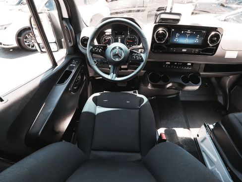 Used 2026 Mercedes-Benz Sprinter 2500 image 32