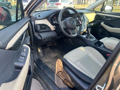 Used 2025 Subaru Outback Premium image 25