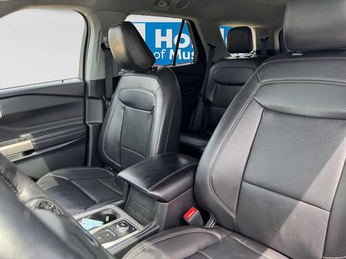 Used 2023 Ford Explorer Limited AWD/4WD image 21