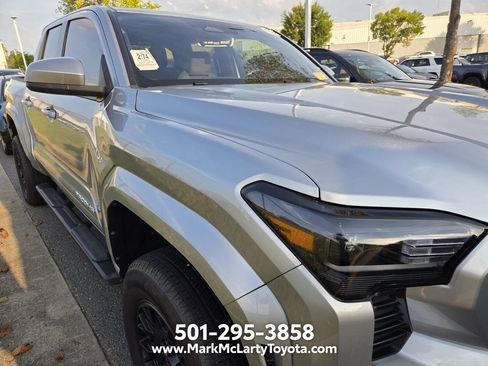 Used 2025 Toyota Tacoma SR5 RWD image 9