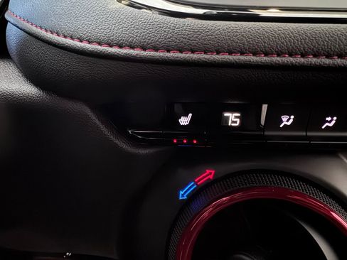 Certified 2023 Chevrolet Blazer RS image 21