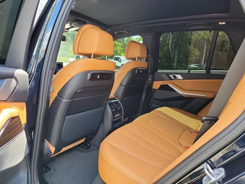 Used 2025 BMW X5 xDrive40i w/ Executive Package AWD/4WD image 14