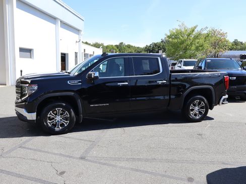 Used 2025 GMC Sierra 1500 SLT AWD/4WD image 7