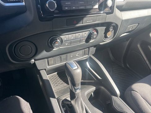 Used 2022 Nissan Frontier SV image 22