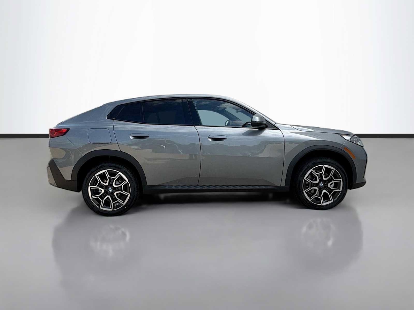 Used 2026 BMW X2 xDrive28i w/ Convenience Package AWD/4WD image 7